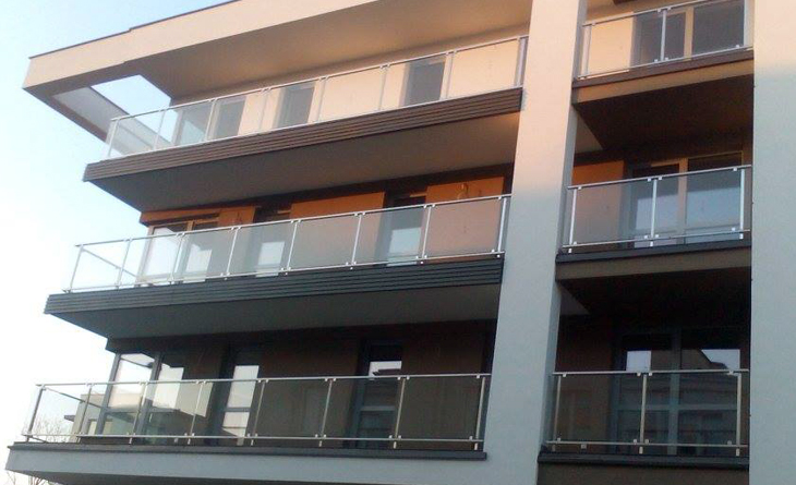 Balustrady ze stali nierdzewnej oraz produkty ze stali i szkła