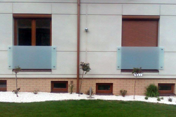 Balustrady ze stali nierdzewnej oraz produkty ze stali i szkła