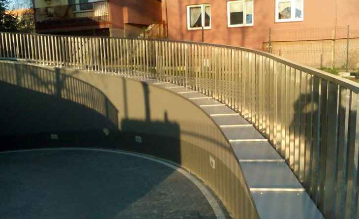 Balustrady ze stali nierdzewnej oraz produkty ze stali i szkła