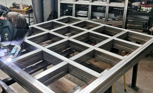 Balustrady ze stali nierdzewnej oraz produkty ze stali i szkła