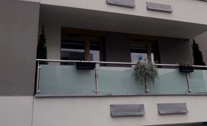Balustrady ze stali nierdzewnej oraz produkty ze stali i szkła