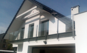 Balustrady ze stali nierdzewnej oraz produkty ze stali i szkła