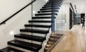 Balustrady ze stali nierdzewnej oraz produkty ze stali i szkła