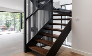 Balustrady ze stali nierdzewnej oraz produkty ze stali i szkła