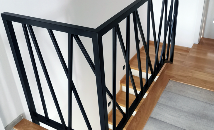 Balustrady ze stali nierdzewnej oraz produkty ze stali i szkła